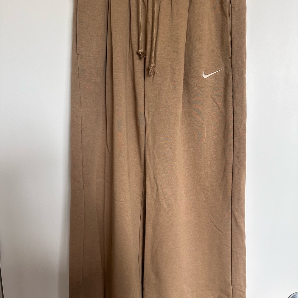 NWOT Nike Ruched Waist Joggers